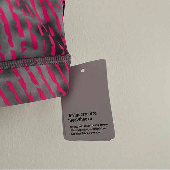 🆕 Lululemon 2021 Seawheeze Invigorate Bra - Picture 2 of 5